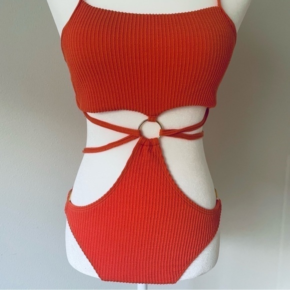 Ring Linked Cut-out One Piece Swimsuit - Orange - Size M - Picture 5 of 10